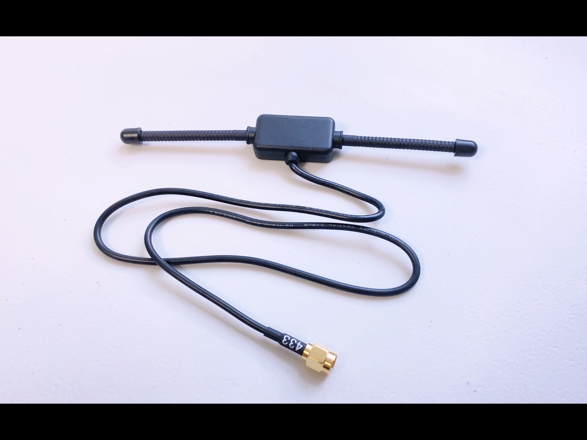 Antenna selection for the 915 MHz ISM band used in particular by IoT networks such as Lorawan (Lora)